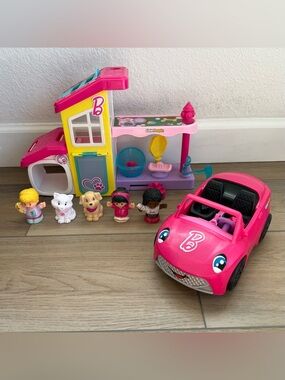 Fisher-Price Little People Barbie Pet Spa & Car w/Sounds, 3 Girls & 2 Pets WORKS